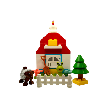 Kleine bunte Farm mit Tieren 