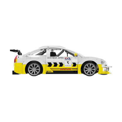 Opel Astra V8 Coupe mit 330 Klemmbausteinen und Fernsteuerung