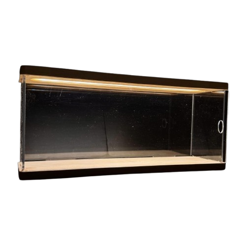 Beleuchtete Vitrine 32 x 10 x 14,2 cm